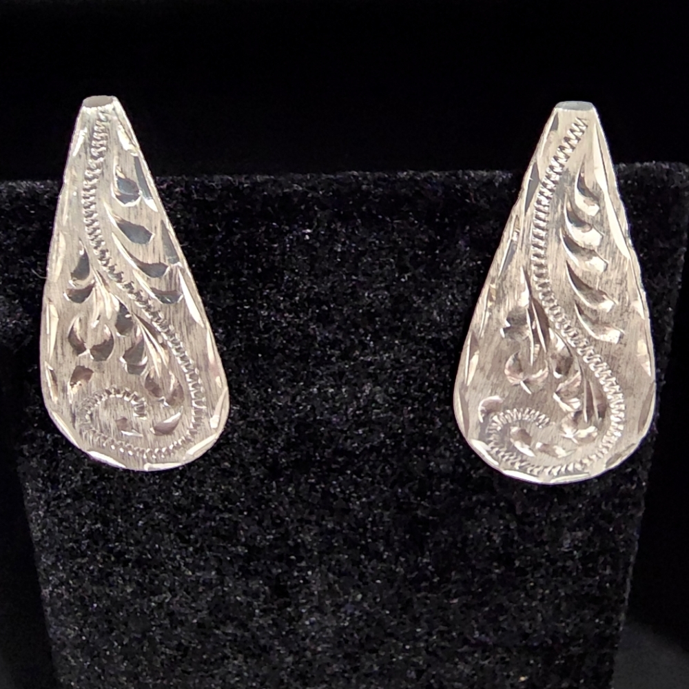 Vintage NWT Sterling Silver Paisley Design Earrings